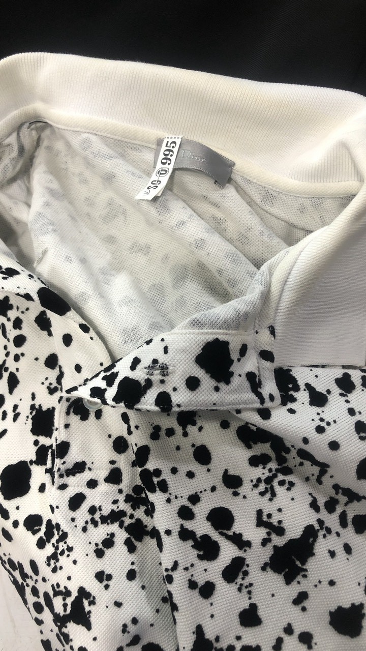 Dịch Vụ Giặt Là và Tẩy Trắng Vết Ố trên áo tại Japan Laundry !!!